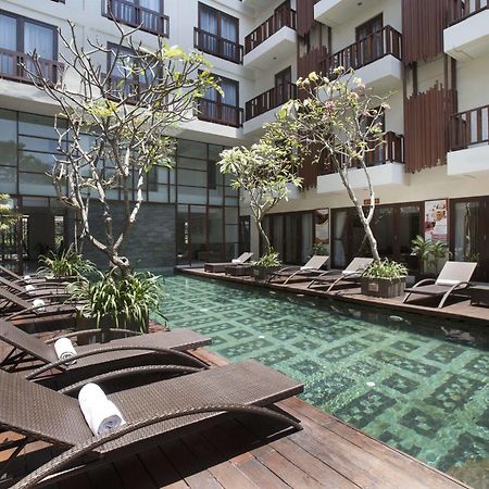 D'Primahotel Seminyak Exterior foto