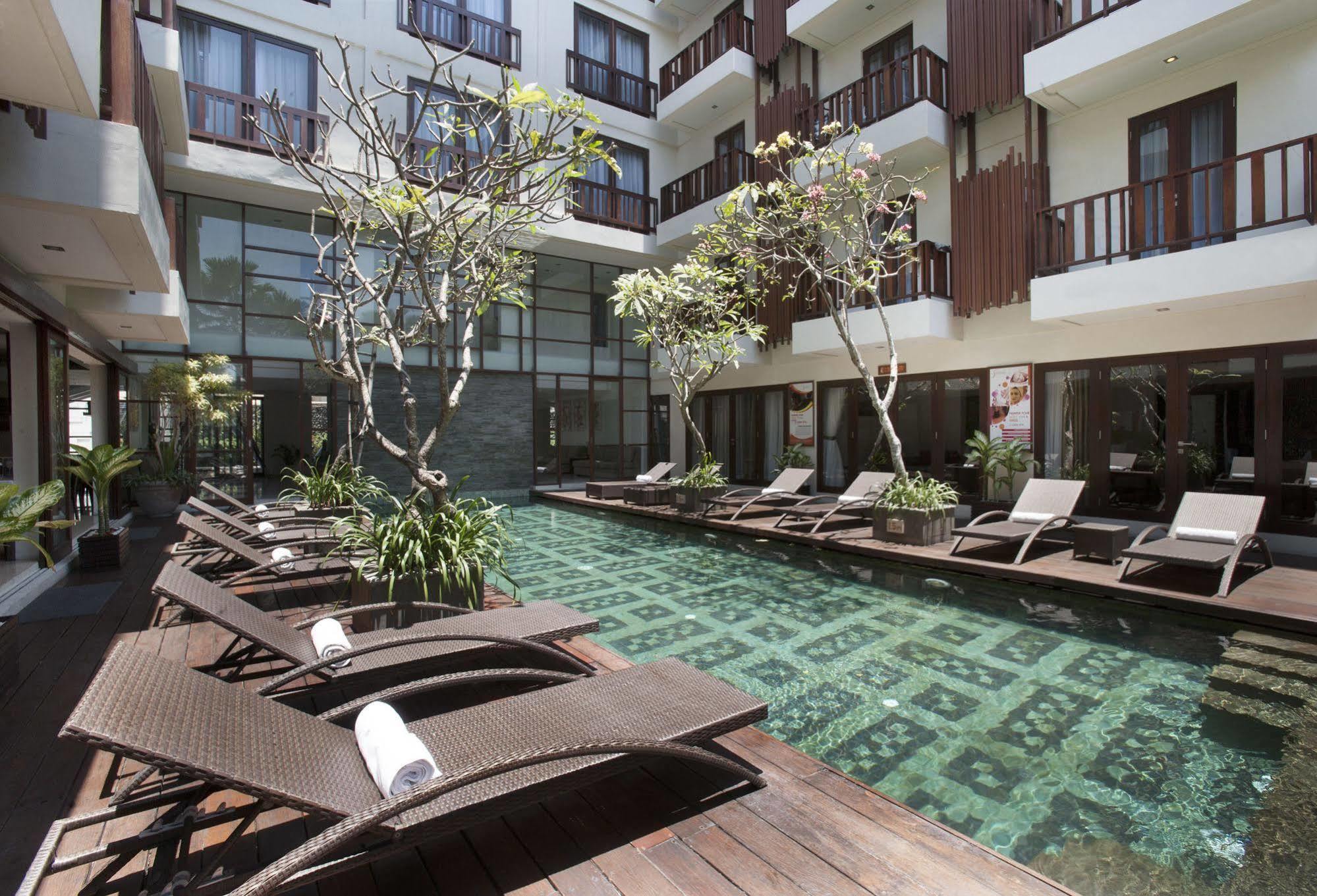 D'Primahotel Seminyak Exterior foto